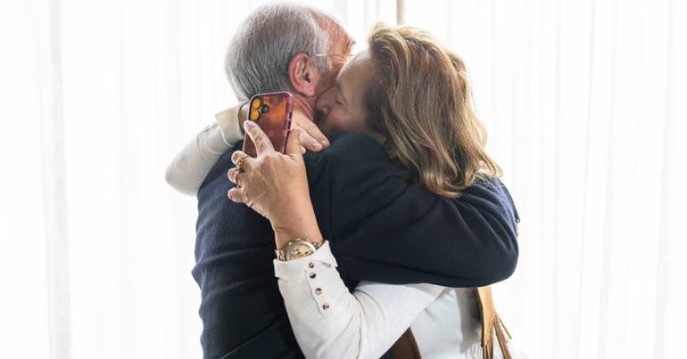 'I love you.' Marques Mendes's wife speaks at campaign event