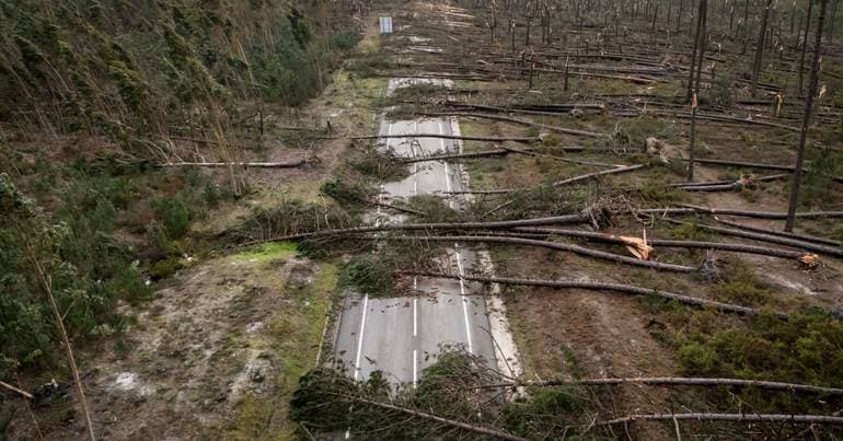 Train of storms: death toll rises from 15 to 22