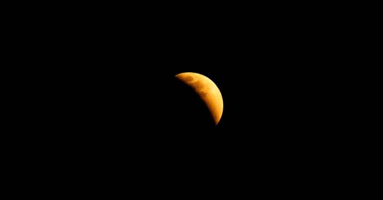 Bragança pharmacies out of stock of eclipse glasses