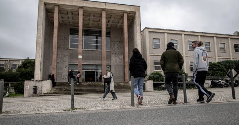 FAL demands guarantees following exam delays