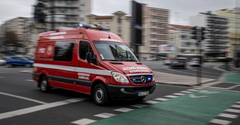 Baby forgotten in car rescued in Barcelos