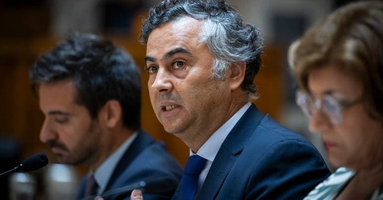 Teacher shortage will last 'a few years', says minister