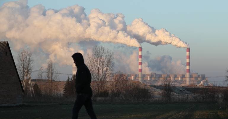 Heatwave leads to dangerous pollution spikes, EU warns