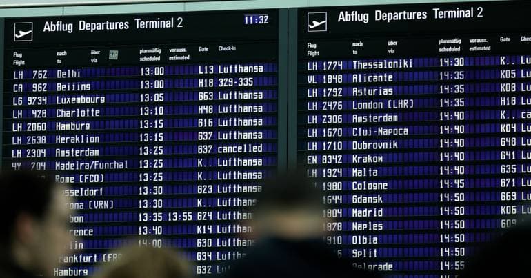 Border control lowers age for electronic gates
