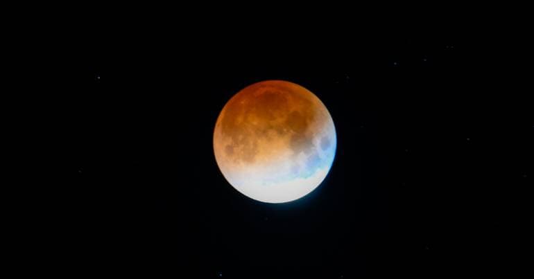Partial lunar eclipse visible in Portugal early this morning