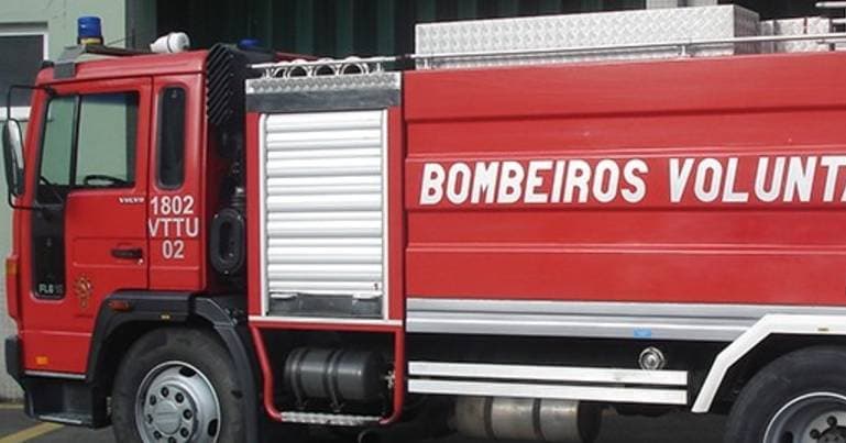 Truck crash blocks EN255 near Vila Viçosa