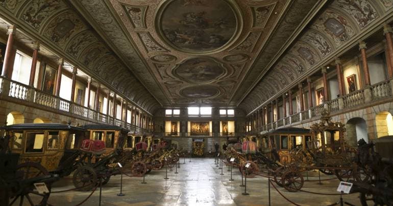 'Free Pass'. PJ detains two employees of the Coach Museum