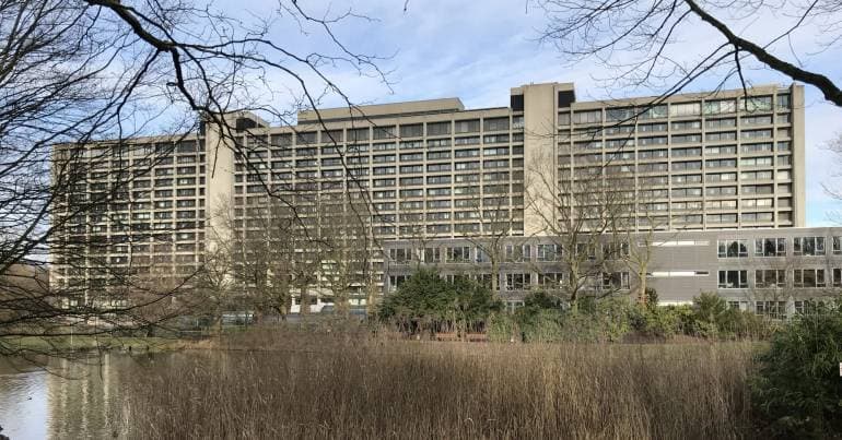 Central banks: renovations shrouded in controversy