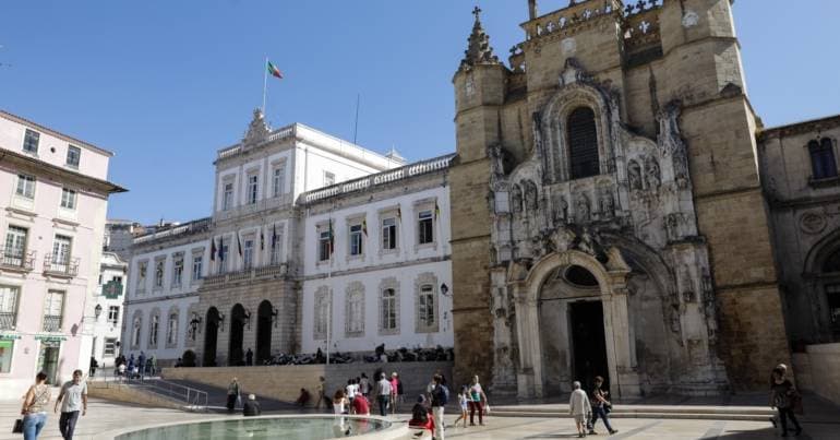 Maçãs de Carvalho leaves the Centre for Contemporary Art