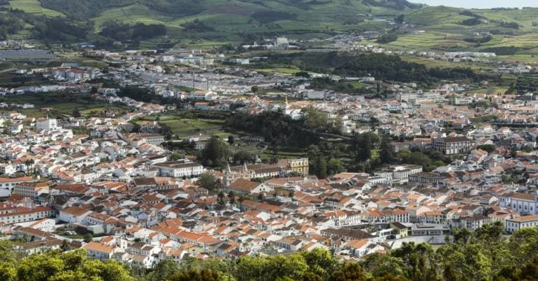 Seismovolcanic alert levels on Terceira Island at V2