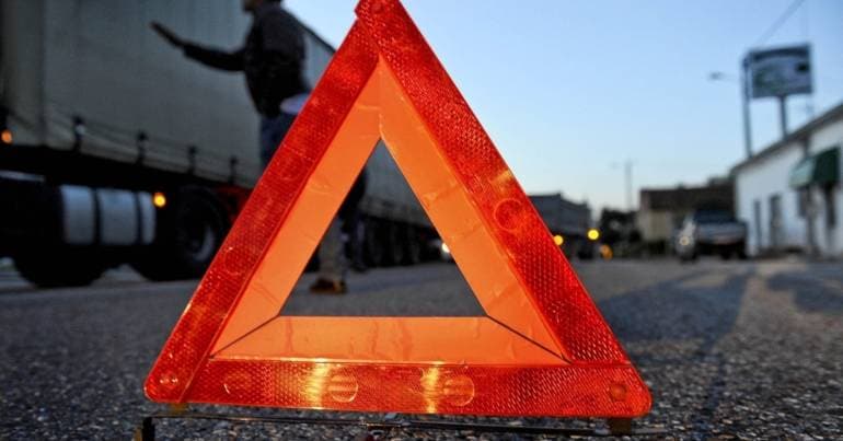 Truck tyre comes loose on the road and causes one death