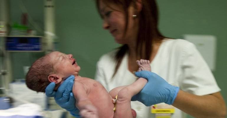 Births in Portugal rise by 3.7% in 2025 following a decline in 2024