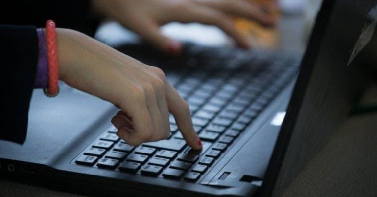 Parliament recommends that the Government preserve Sapo Blogs