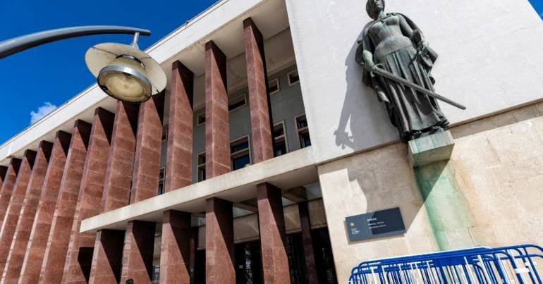 Boy accused of killing mother in Vagos begins trial