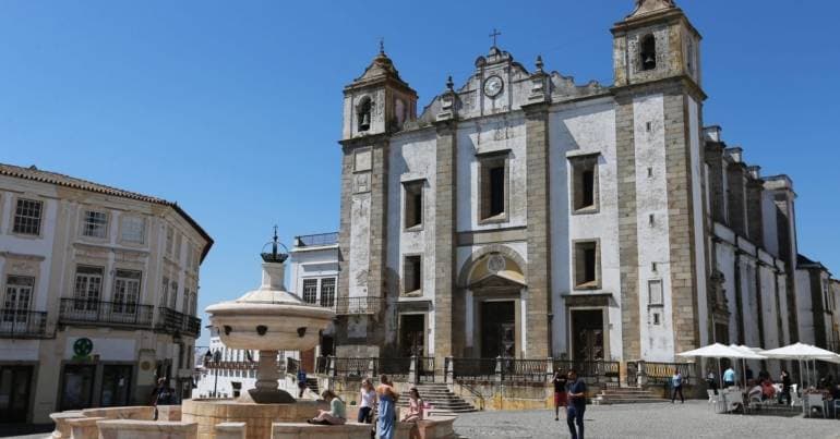 Housing: protests reach Évora and Beja