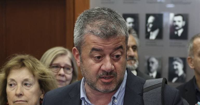 Teachers criticise education authority for requiring registration of lesson summaries