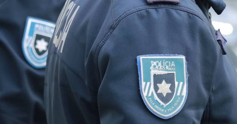 25 weapons seized from suspect who threatened woman with death