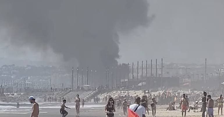 Fire at a bar in Costa da Caparica