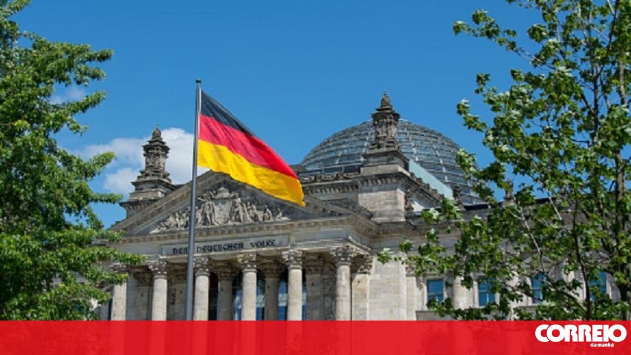 Germany becomes the first European country to buy liquefied natural gas from Canada