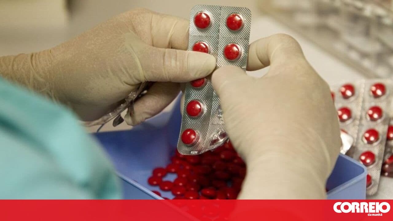 Pharmaceutical companies took nine months to submit medicines and Infarmed 11 to evaluate and decide