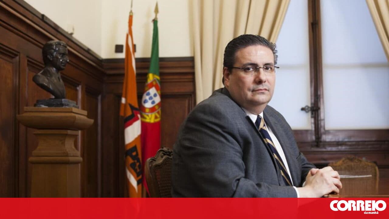 Minister accuses PS of wanting to "maintain omnipresence in State bodies"