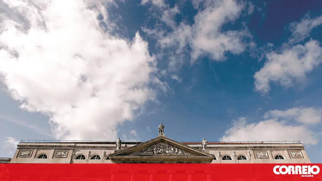 Ticket prices for the D. Maria National Theatre published two weeks before reopening