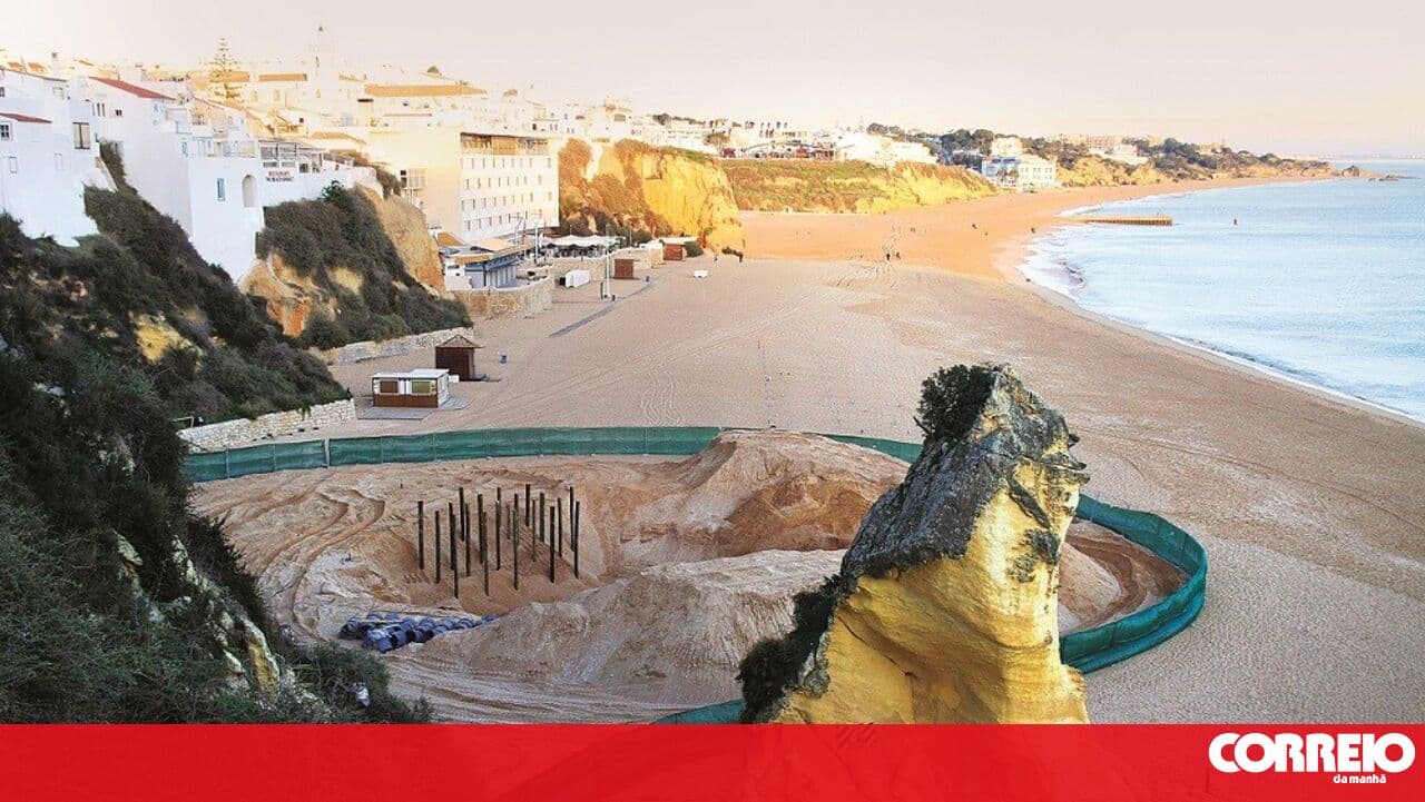 Artificial beach nourishment work begins in the Algarve