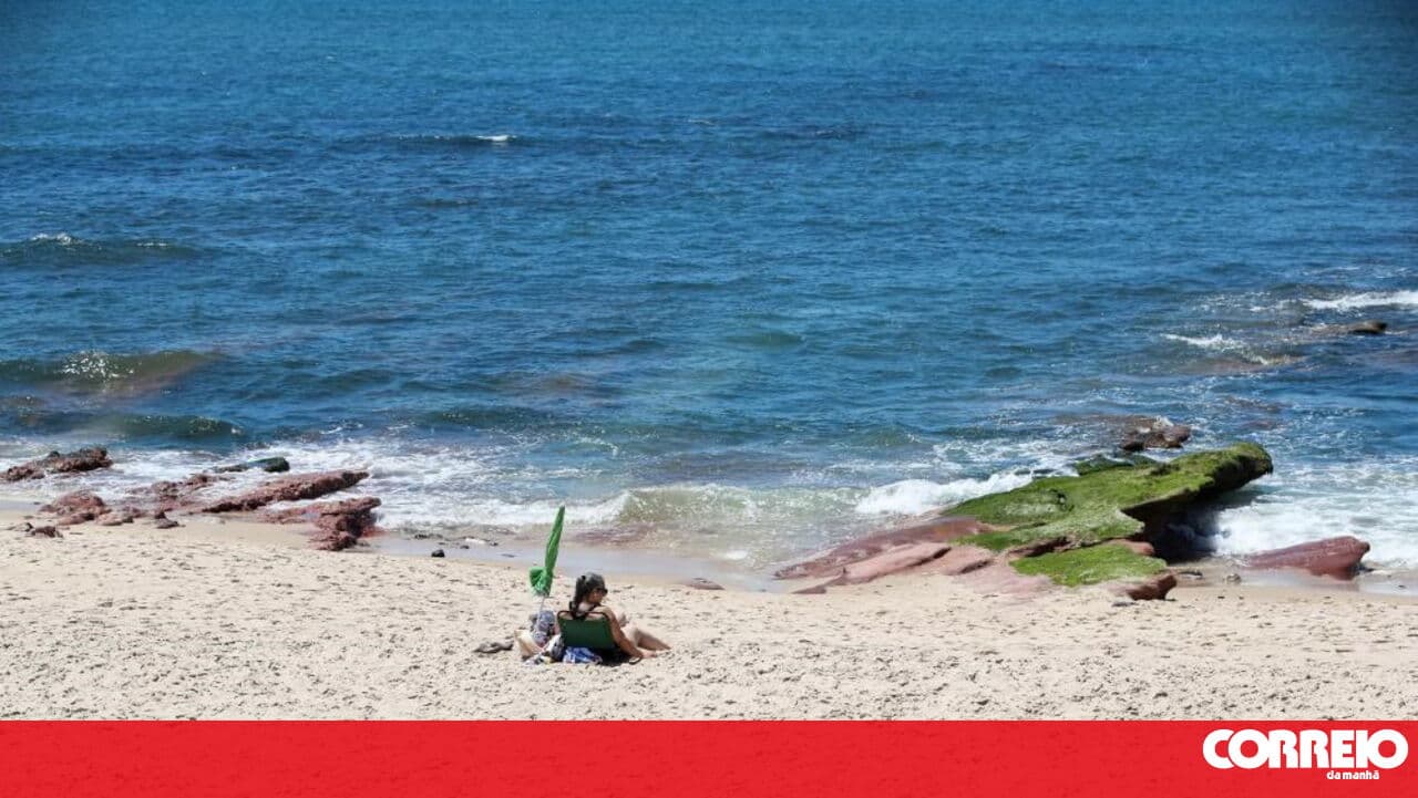 Bathing season on the Alentejo coast runs from the 30th of this month until the end of September