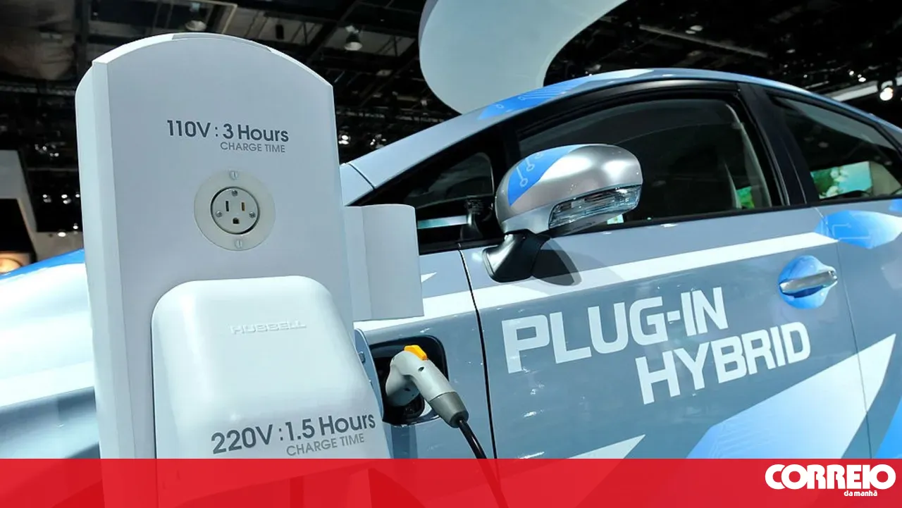 Plug-in hybrid cars are more polluting than expected according to an EU study
