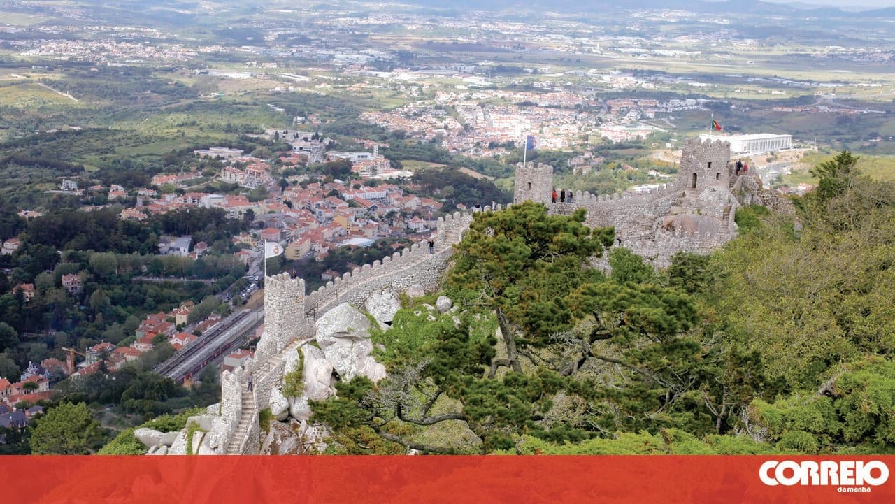 Monuments closed and beaches off-limits in Sintra due to the passage of low-pressure system Ingrid