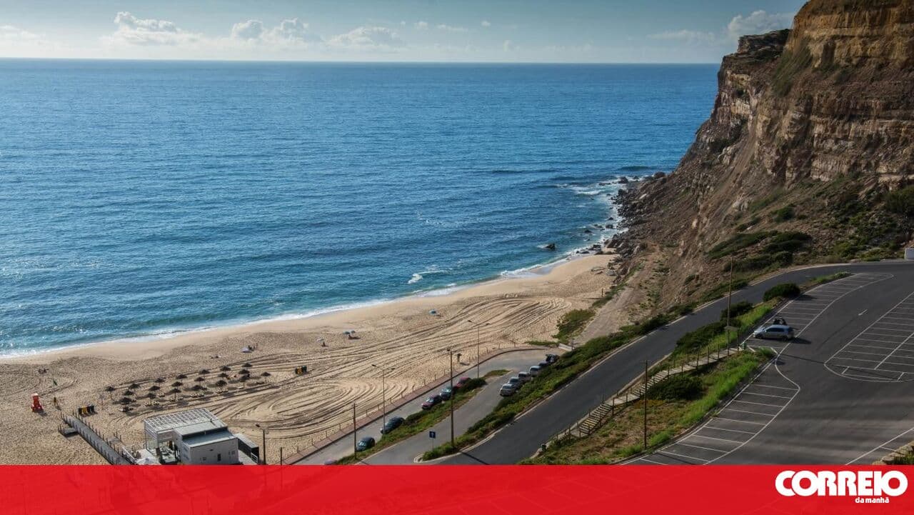 Calada Beach in Mafra 'unfit' for swimming in 2026 due to storm damage