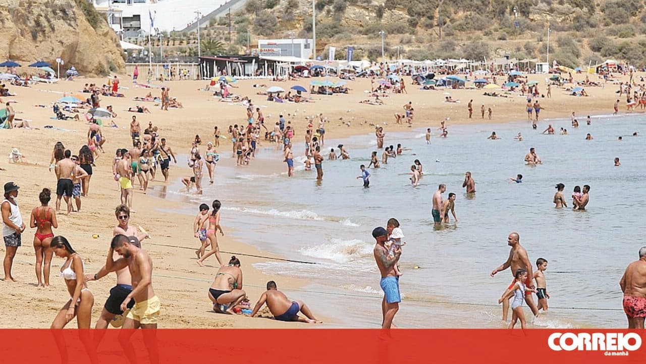 Bather goes missing in the sea at Peneco Beach in Albufeira