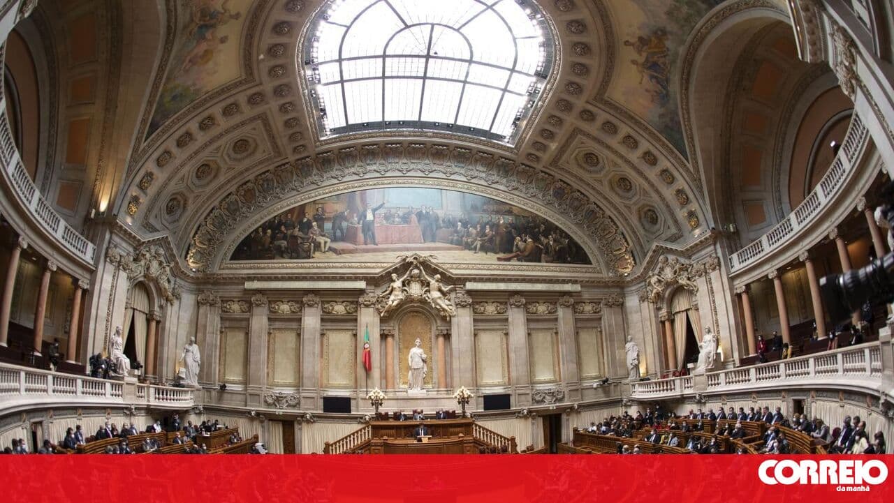 Parliament holds a minute's silence for the victims and all those affected by Storm Kristin