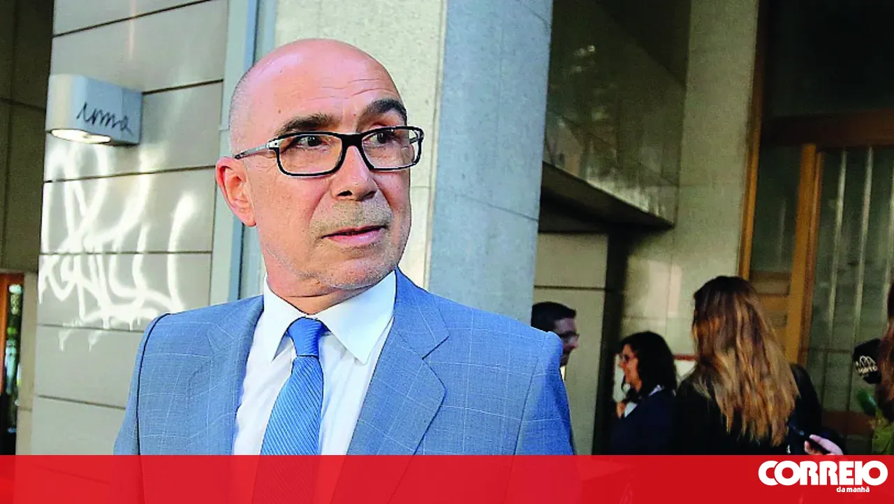 Former mayors of Santo Tirso and Barcelos remain silent at the start of the 'Teia' Operation trial
