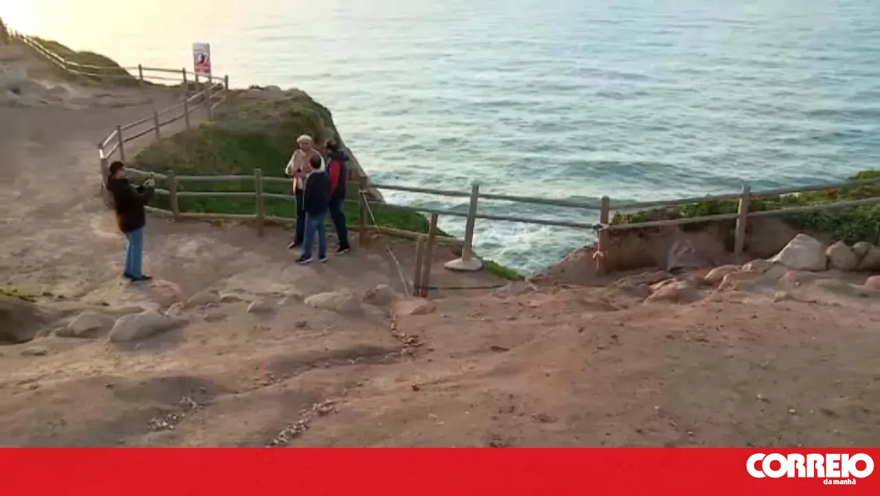 Man dies after 150-metre fall from ravine at Cabo da Roca