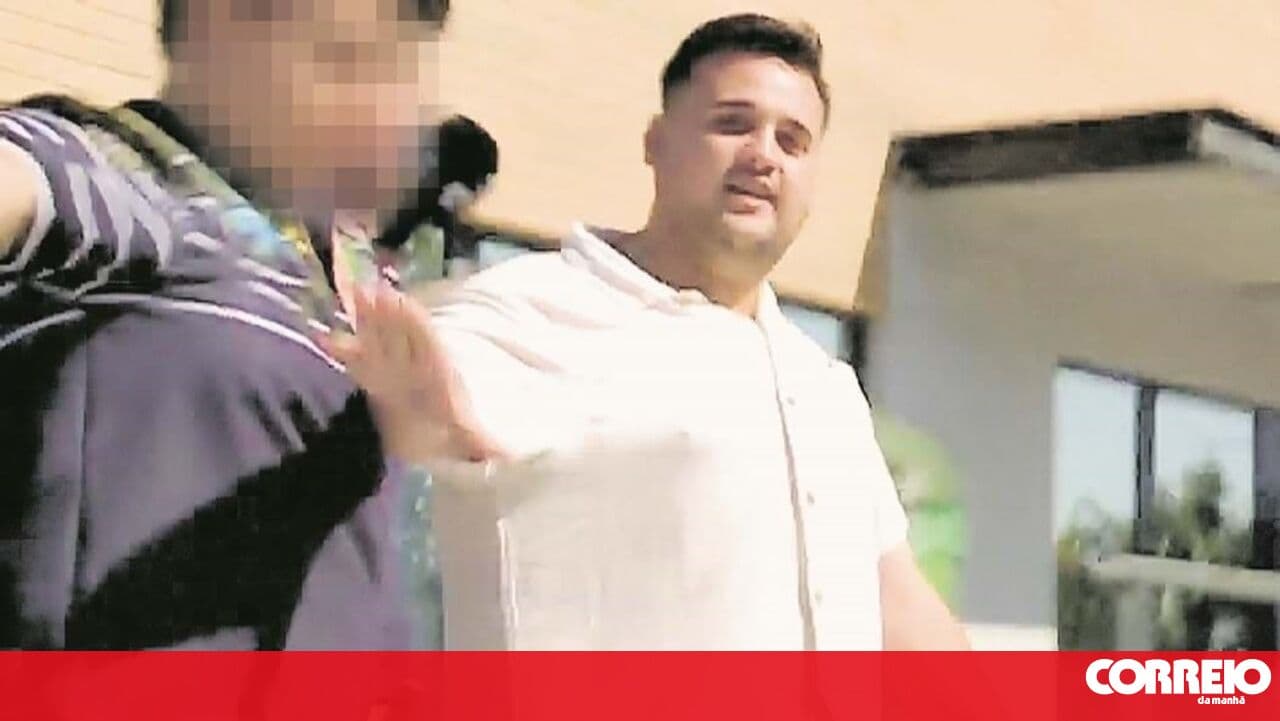 Cantor pedófilo com pena suspensa por abusar de duas meninas