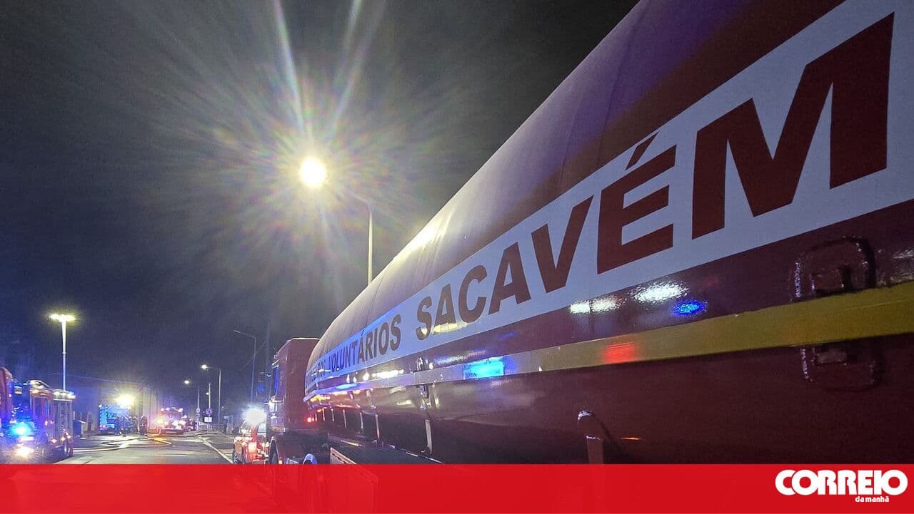 Baby hospitalised after three-car accident in Loures