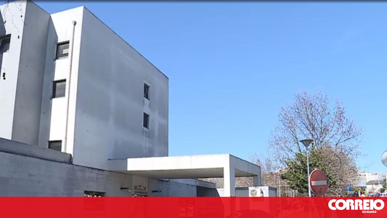 Effective prison sentences for 10 of the 12 defendants who assaulted nurses and security at Famalicão Hospital