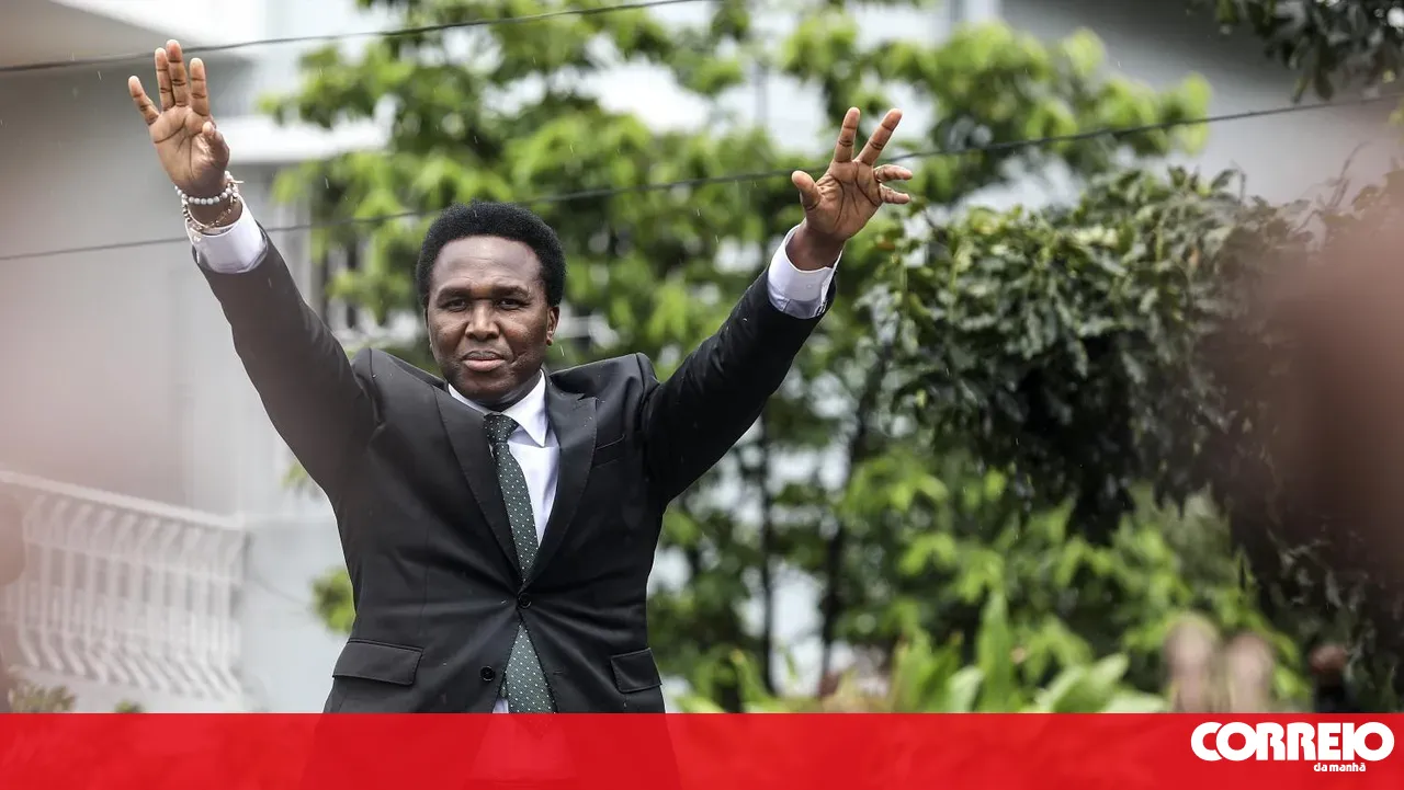 Mondlane delivers dossier on human rights violations in Mozambique to Rangel