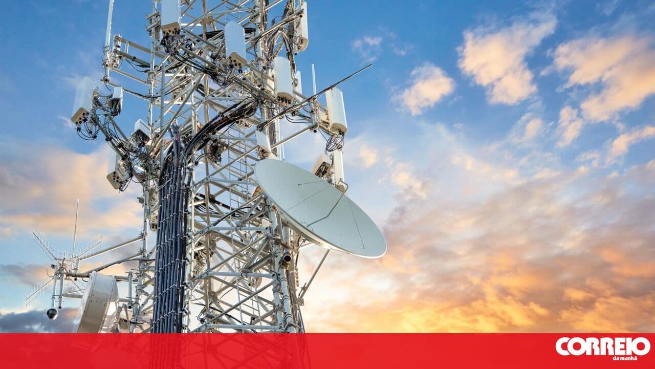 Dozens of homes in the village of Caniceira without telecommunications three months after storms