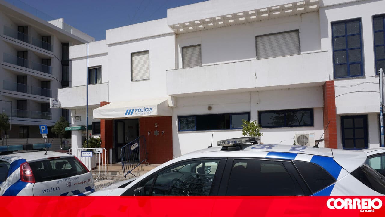 Armed duo steals 100,000 euros in cash and gold from jewellery store in Olhão
