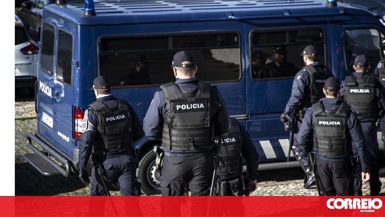 Man shot on a street in Damaia