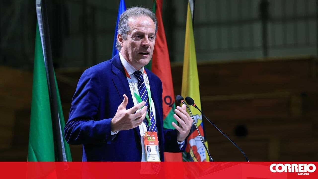 More than 10,700 local councillors elect the regional leaders today. Ribau Esteves maintains his candidacy