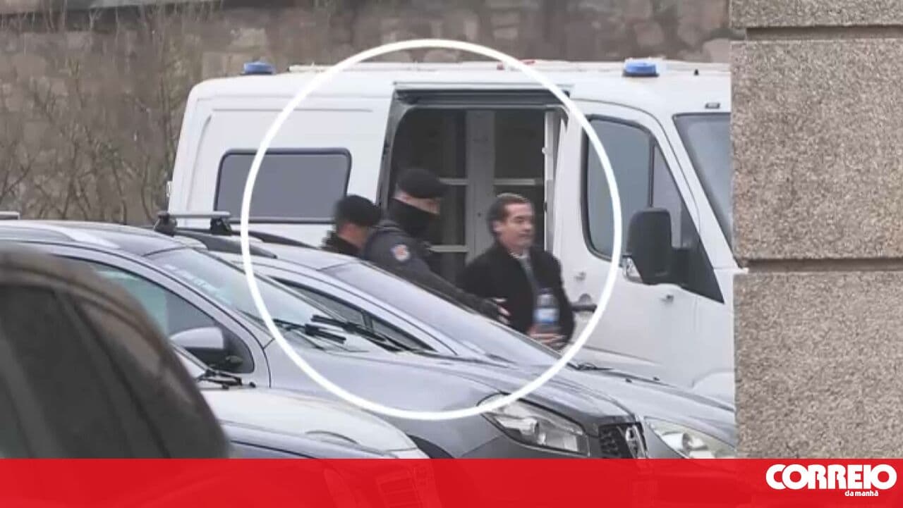 'Macaco' has already arrived at court to defend himself against the charges from Operation Pretoriano. Watch the video