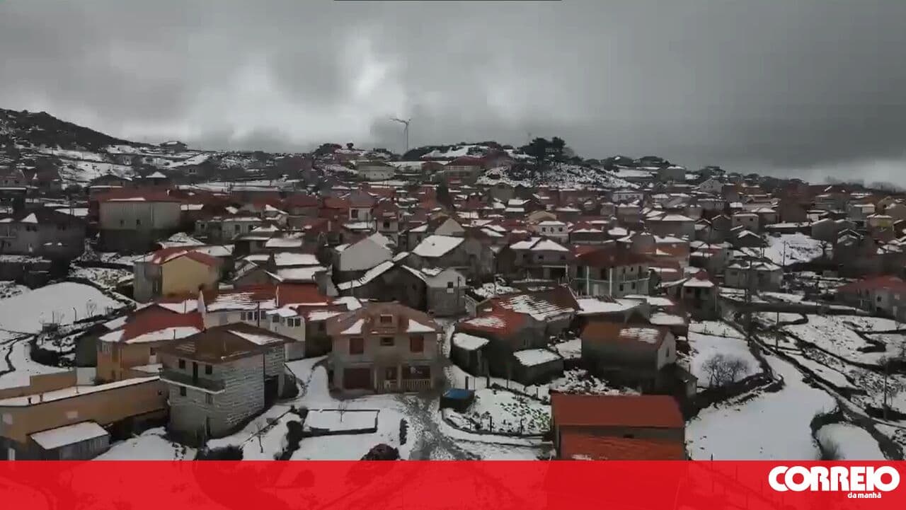 In this village in Cinfães people go sledging, build snowmen and breathe "fresh air"