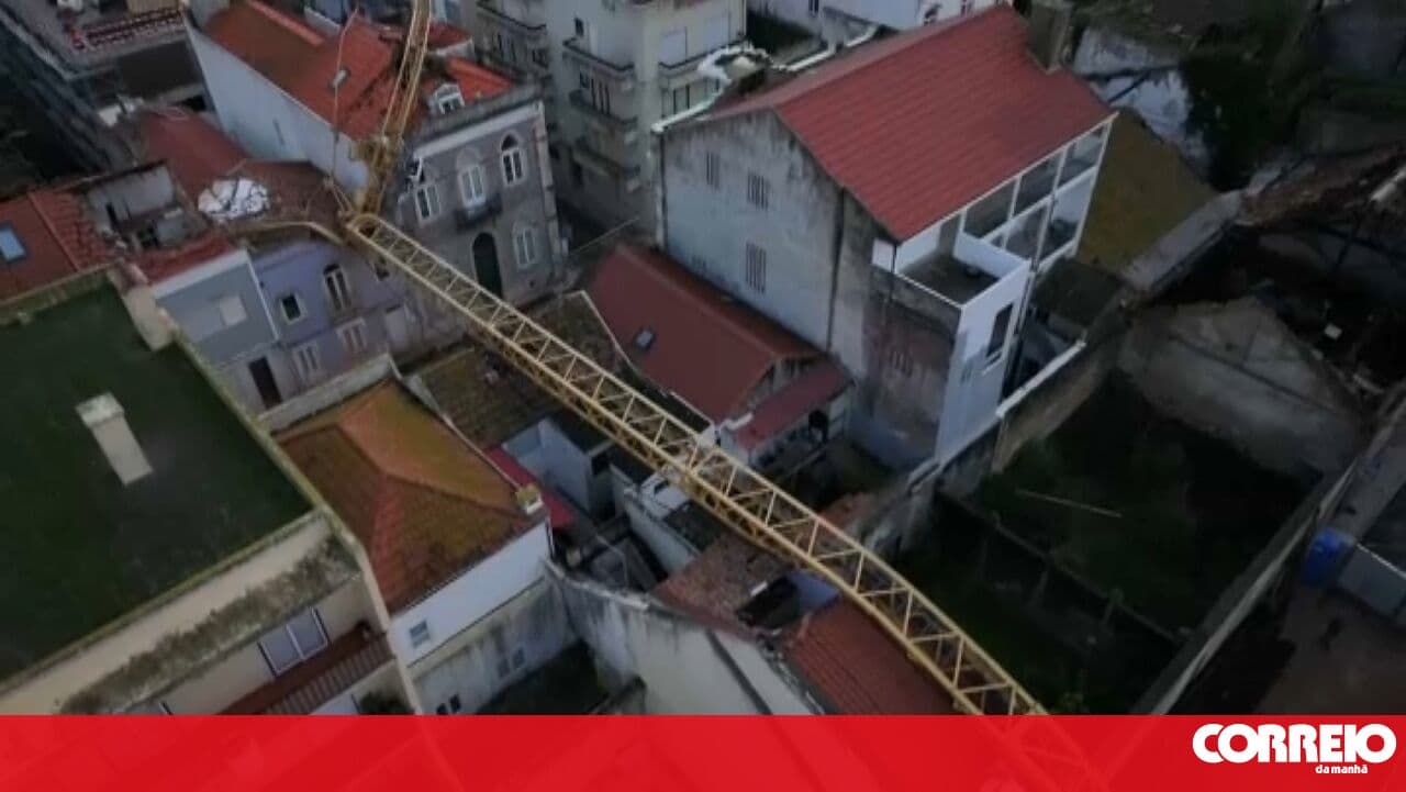 Drone footage shows the scale of the crane that fell onto five buildings in the centre of Figueira da Foz