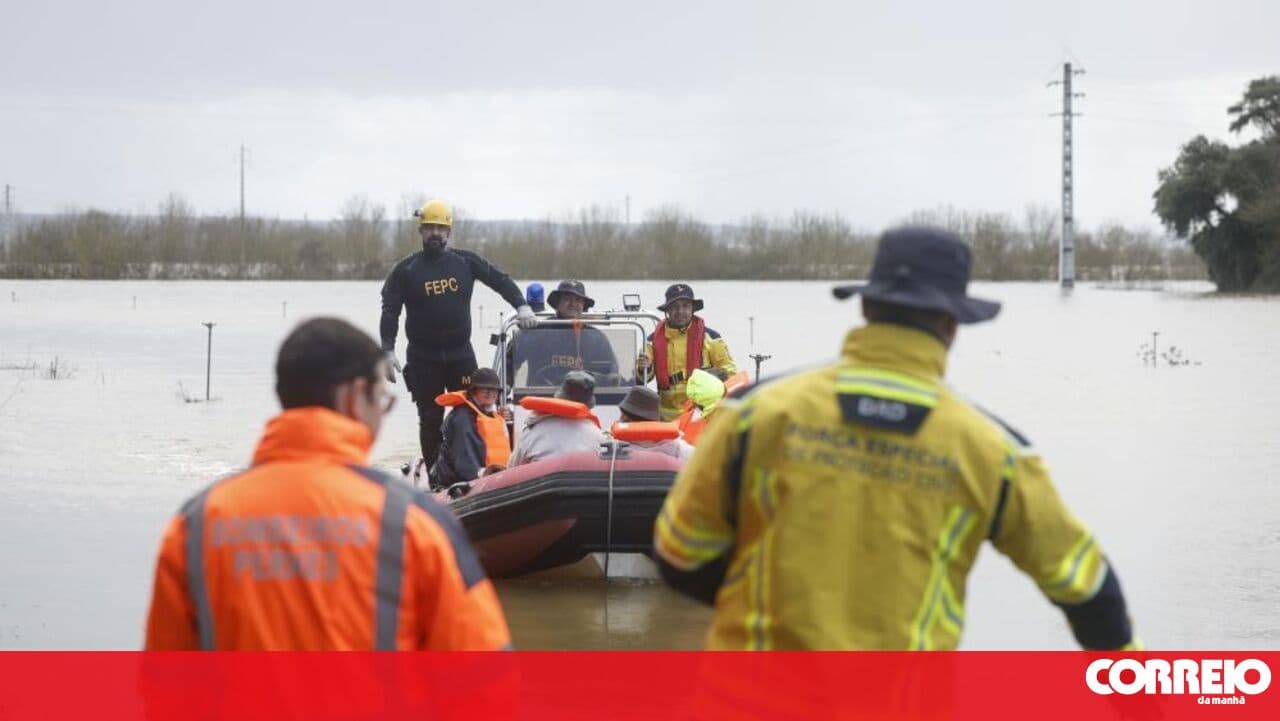 Dam at risk of rupture forces evacuation of towns in Azambuja