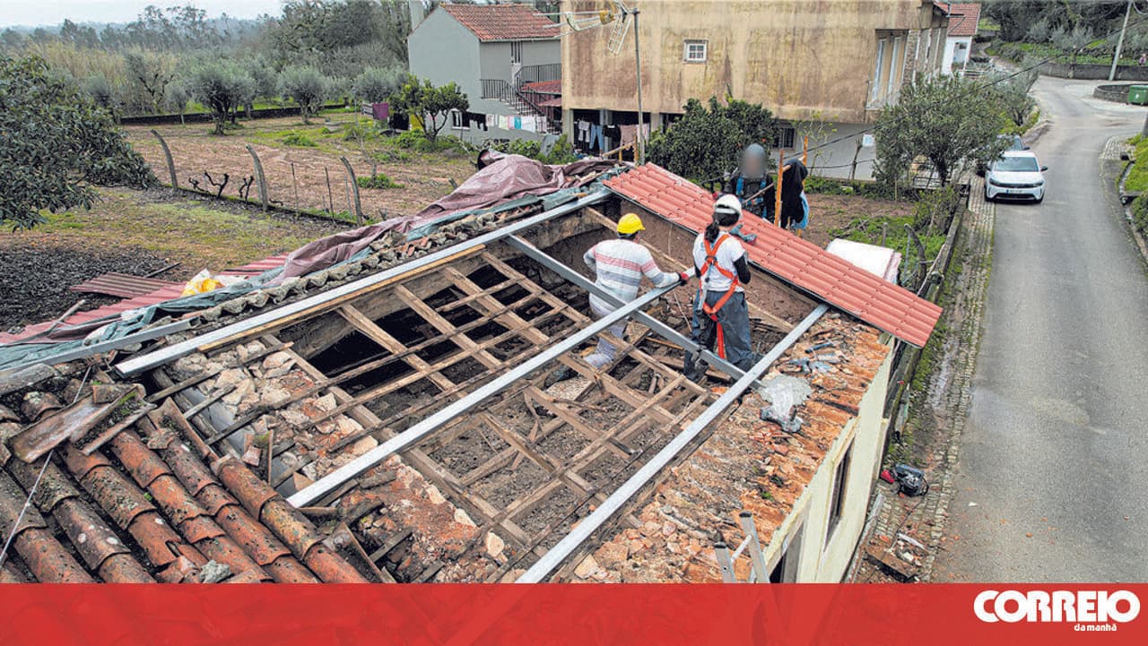Irish gang attacks storm victims