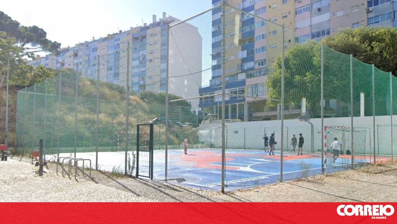 16-year-old kills opponent with a sickle during a football match in Almada