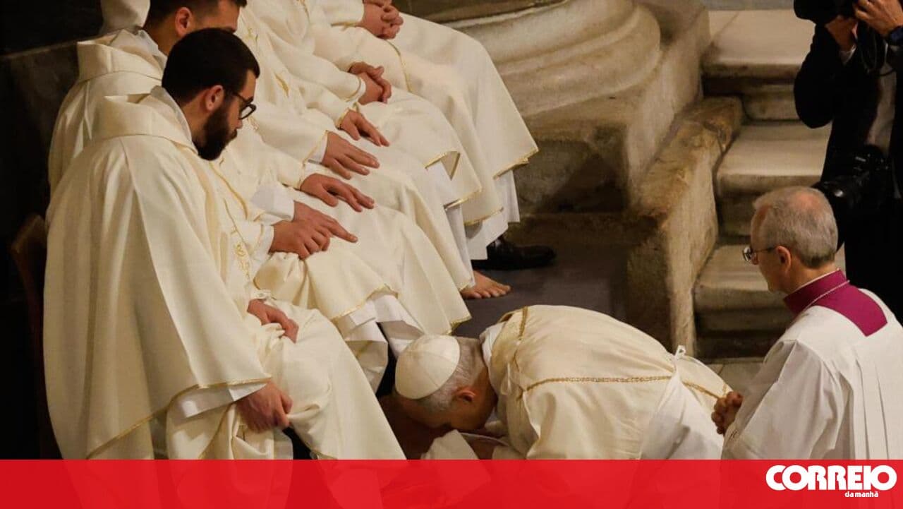 Mass of the Last Supper precedes the Burial of the Lord ceremonies